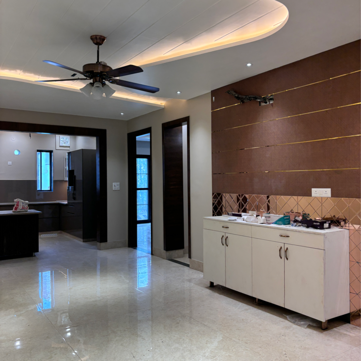 Room, sector 85 4 Bedroom 350 Sq.Yd. Builder Floor In Sector 85 Faridabad 8915792