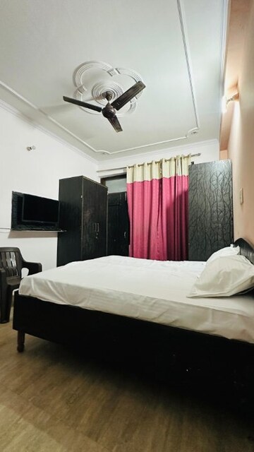Room in  Pg at RWA Residential Society Sector 46, Sector 46 – for Rent