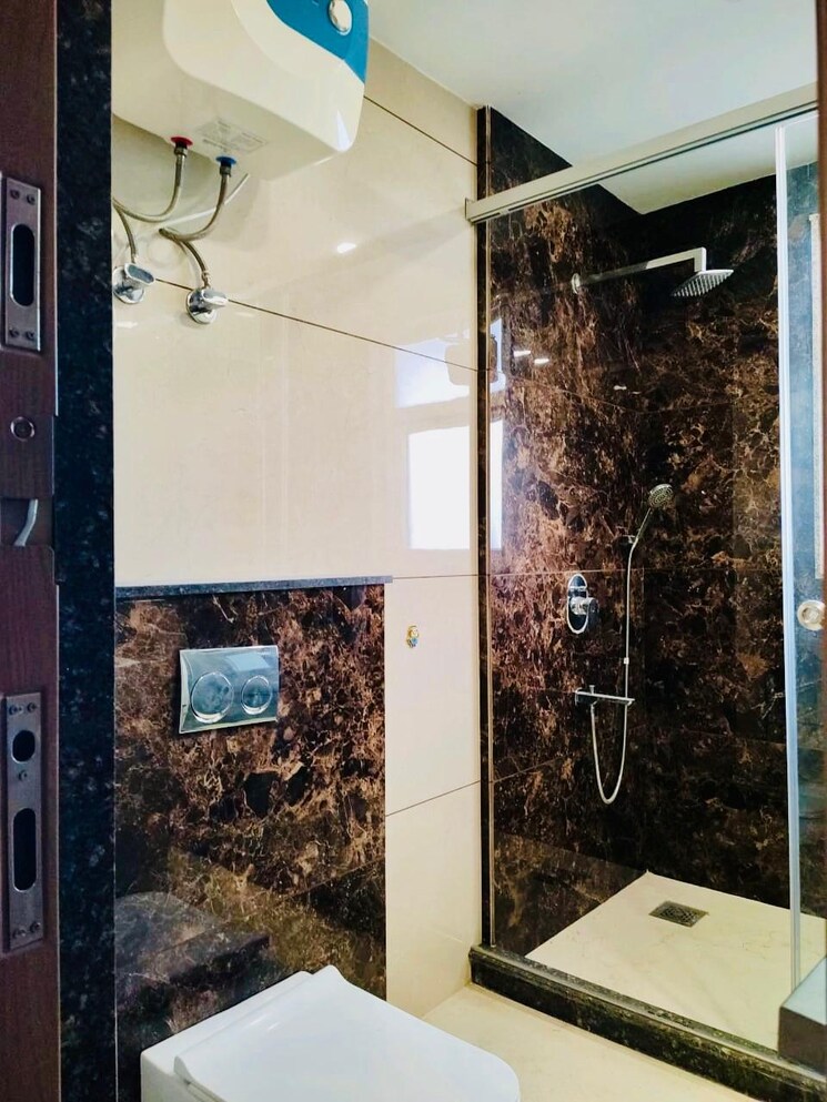 Bathroom, dlf phase ii 4 Bedroom 350 Sq.Yd. Builder Floor In Dlf Phase ii Gurgaon 8915818