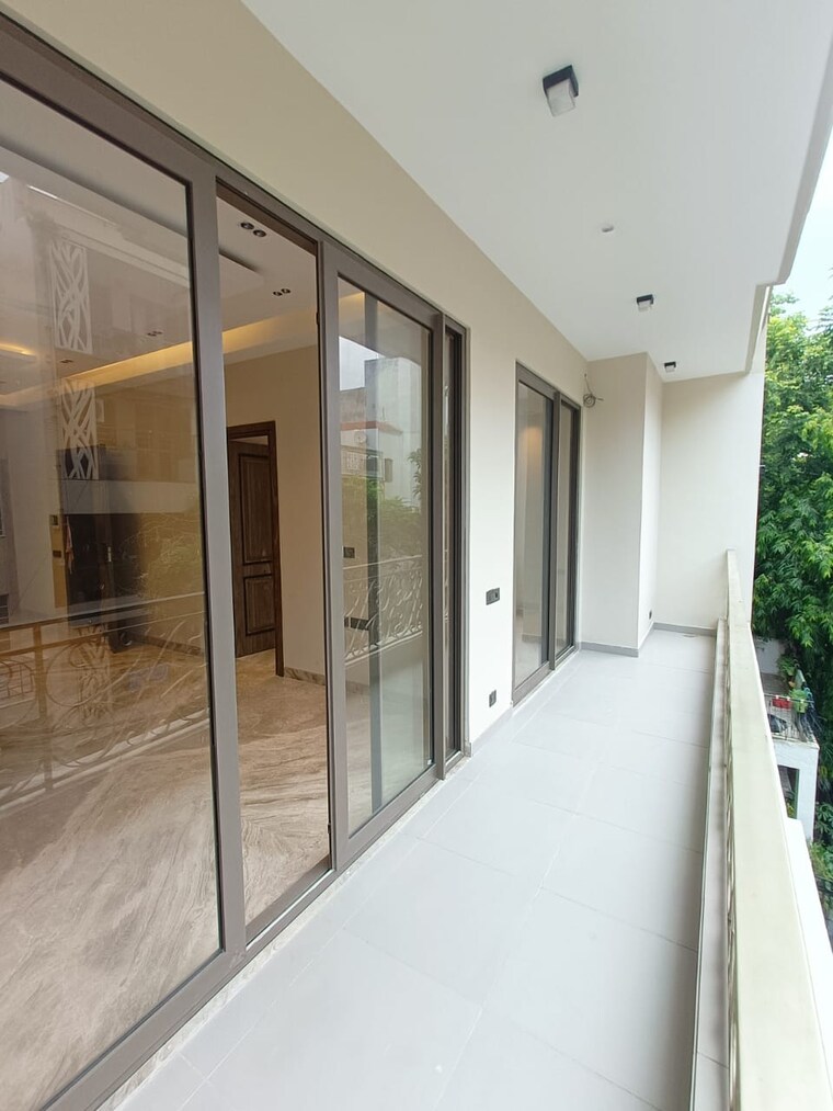 undefined, east of kailash 3 Bedroom 1800 Sq.Ft. Builder Floor In East Of Kailash Delhi 8915845