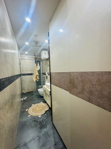 Bathroom in 2 BHK Builder Floor at Auram Floor, South City 2 – for Rent
