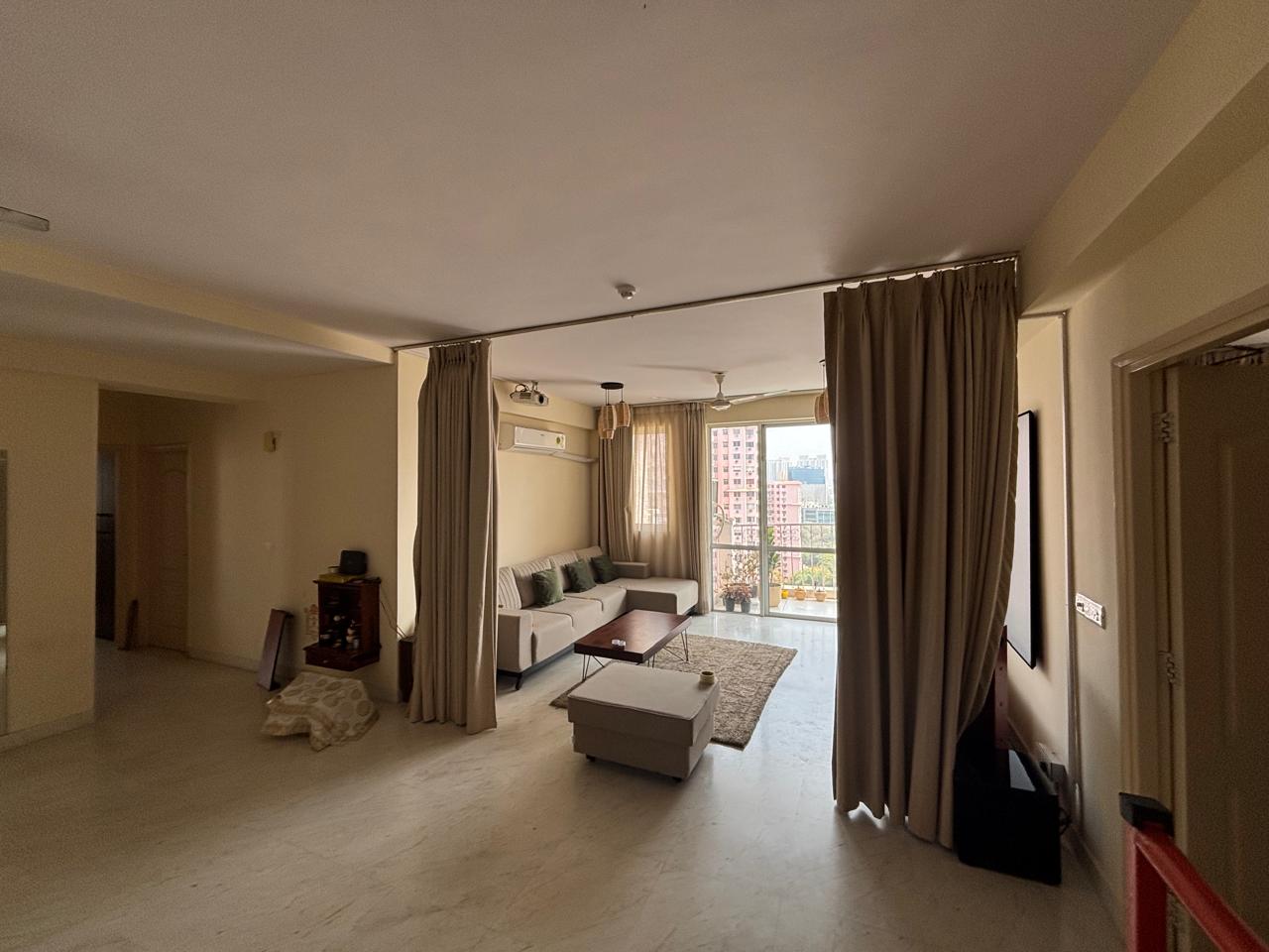 4 BHK + Servant Room Apartment For Rent in DLF Trinity Towers