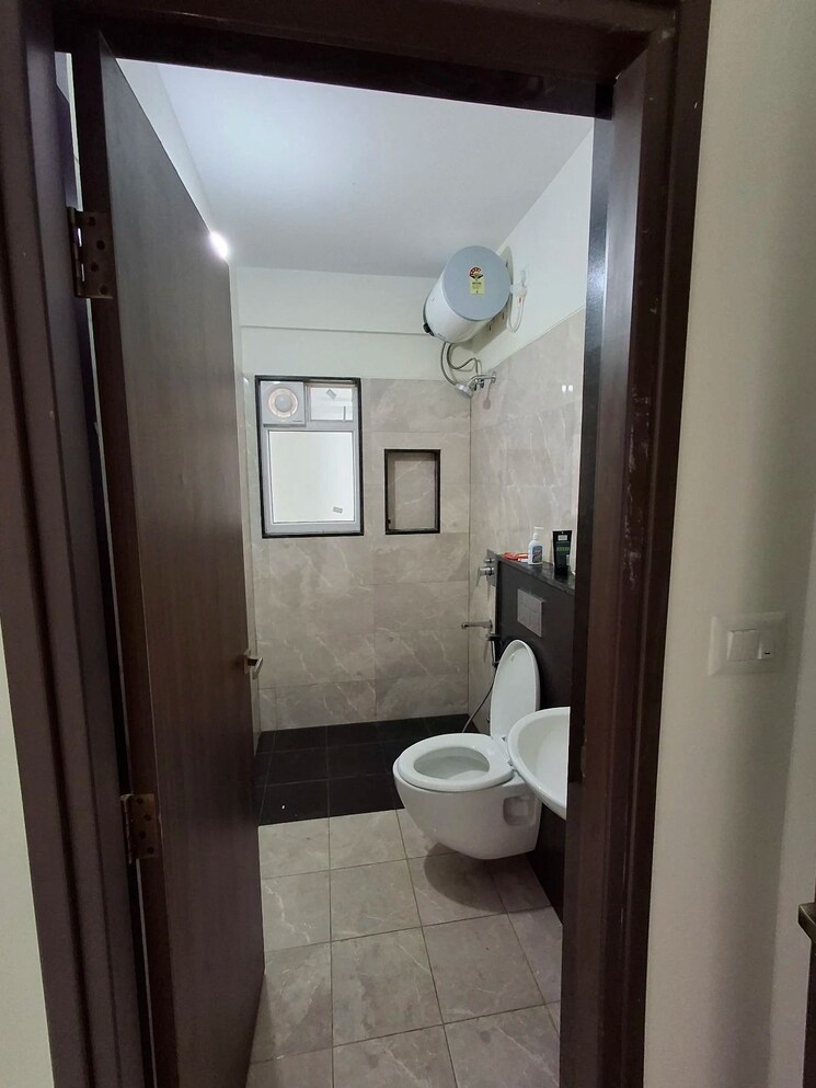 Bathroom, dsr-highland-greenz 3 Bedroom 1422 Sq.Ft. Apartment In Doddakannelli Bangalore 8915837