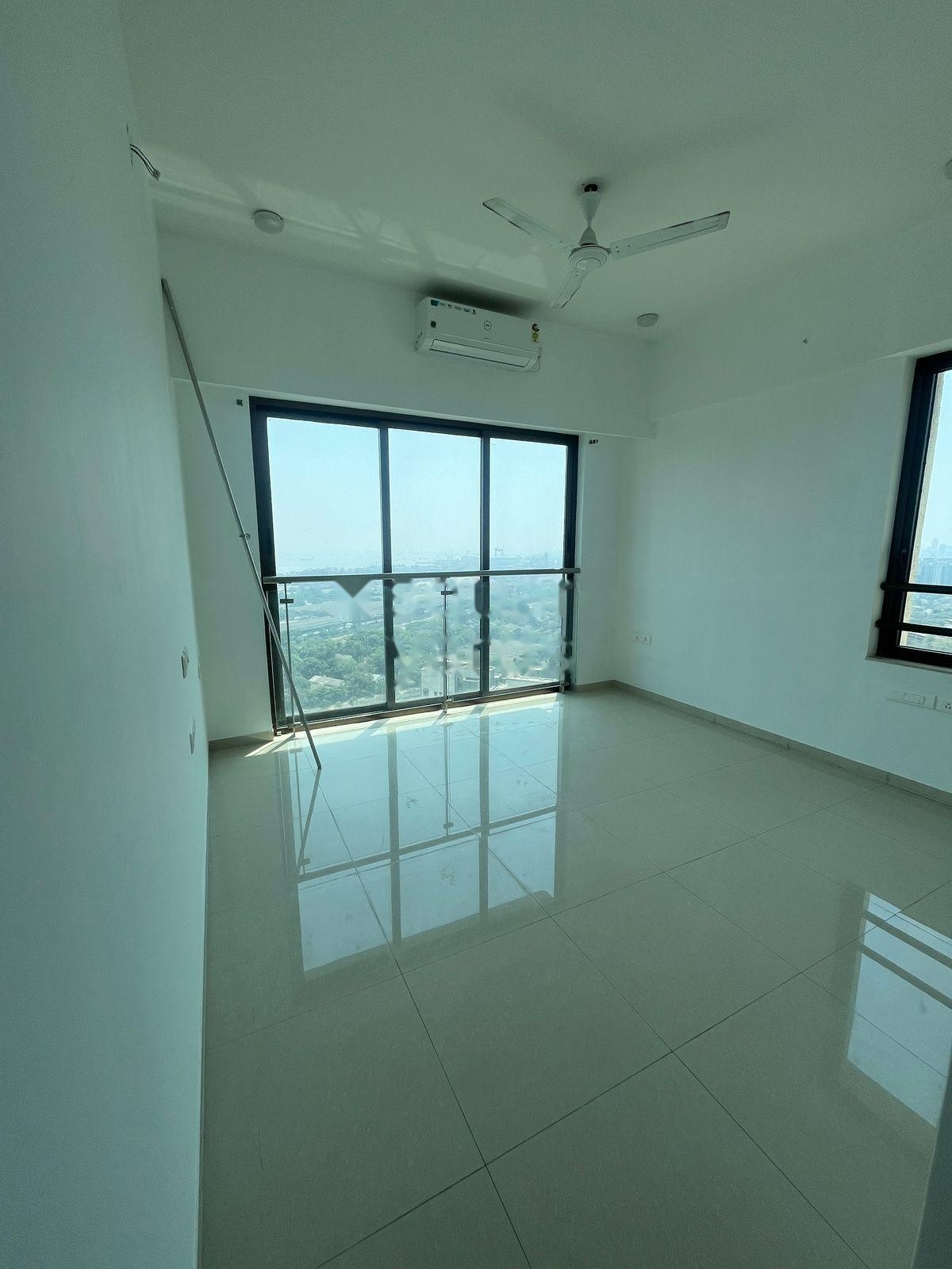 2 BHK Apartment For Rent in Ruparel Ariana