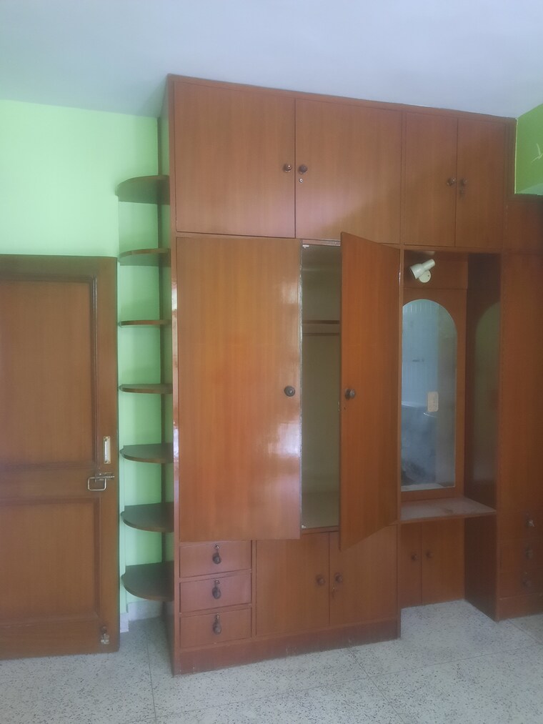 Room, ip extension 3 Bedroom 1500 Sq.Ft. Apartment In Ip Extension Delhi 8916003