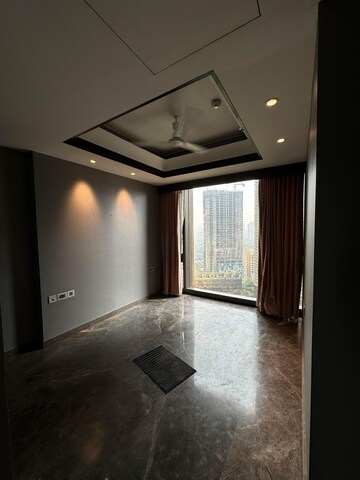 Room in 3 BHK Apartment at Lodha Trump Tower, Worli – for Rent