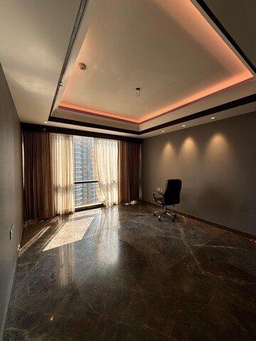Room in 3 BHK Apartment at Lodha Trump Tower, Worli – for Rent