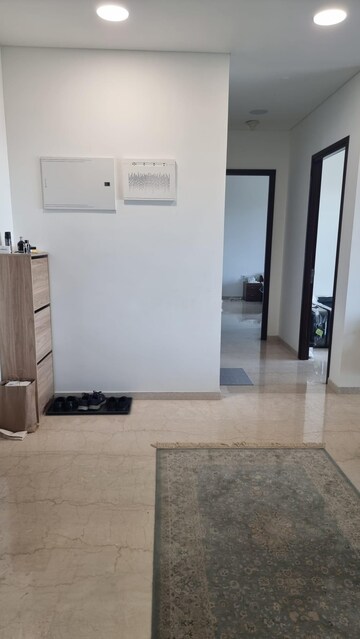 Building Lobby in 4 BHK Apartment at Lokhandwala Minerva Mahalaxmi, Mahalaxmi – for Rent