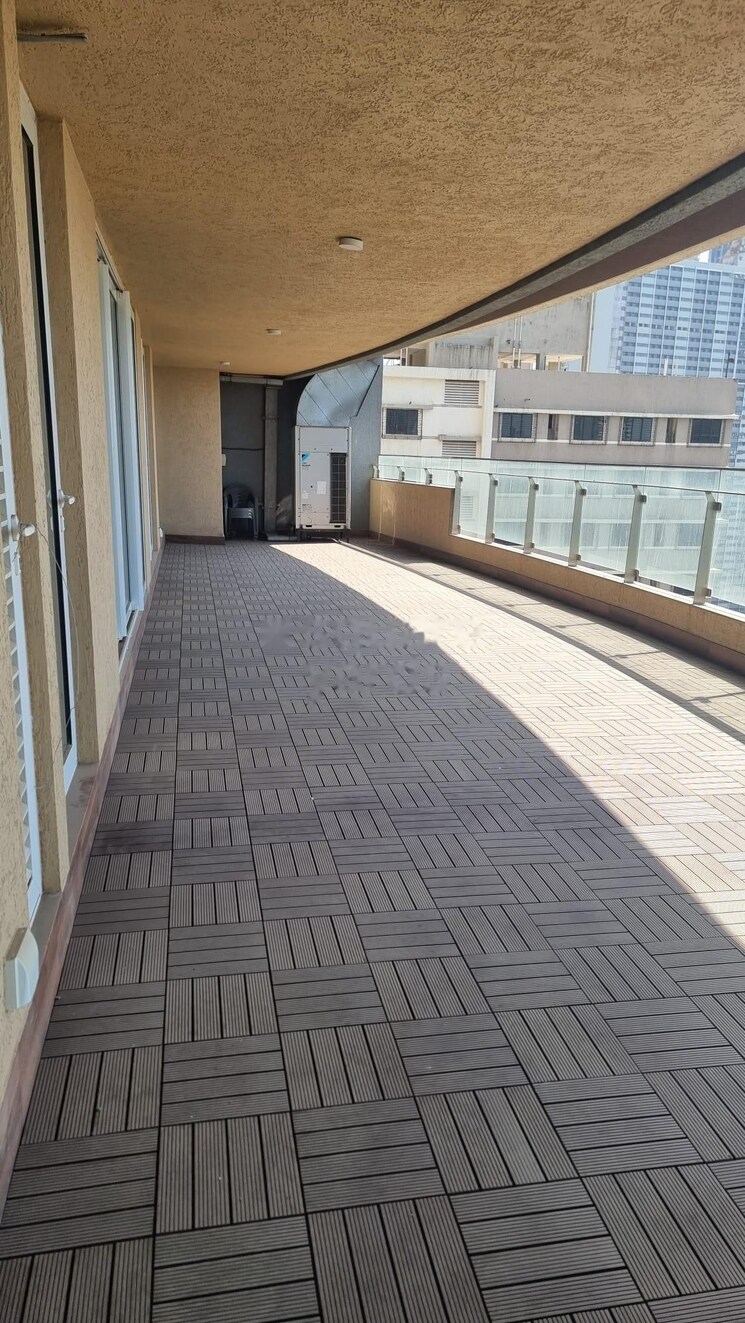 Balcony, lokhandwala-minerva-mahalaxmi 4 Bedroom 2001 Sq.Ft. Apartment In Mahalaxmi Mumbai 8916008