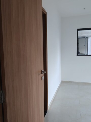 Room in 1 BHK Apartment at Godrej Urban Park, Chandivali – for Rent
