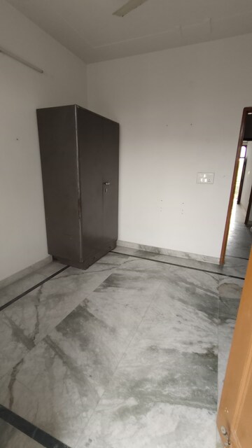 Room in 3 BHK Builder Floor at Sector 23a – for Rent