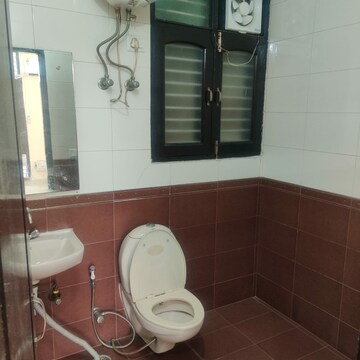 Bathroom in 3 BHK Villa at SS Plaza Gurgaon, Sector 47 – for Rent