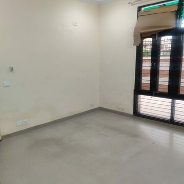 Room in 3 BHK Villa at SS Plaza Gurgaon, Sector 47 – for Rent