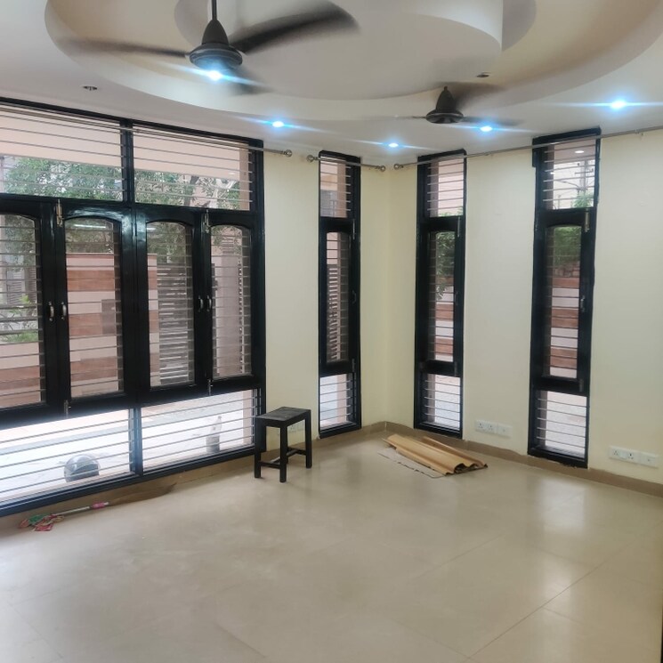 Room, ss-plaza-gurgaon 3 Bedroom 3300 Sq.Ft. Villa In Sector 47 Gurgaon 8916080