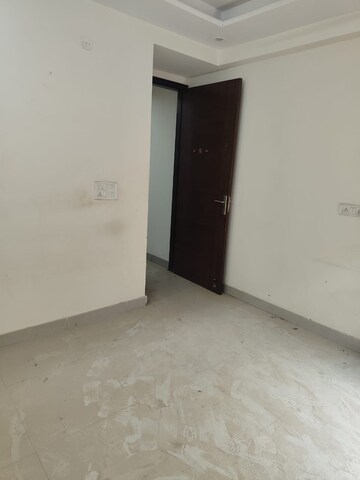 Room in 1 BHK Builder Floor at Chattarpur – for Rent