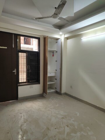 Room in 1 BHK Builder Floor at Chattarpur – for Rent