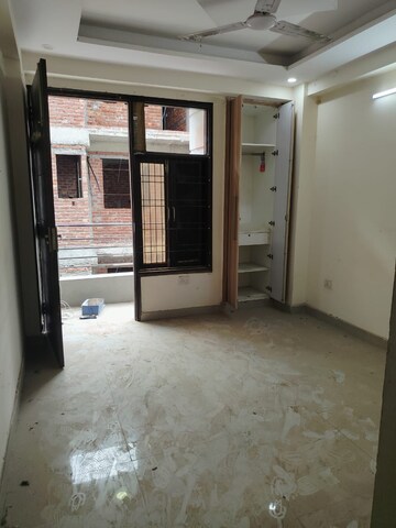 Room in 1 BHK Builder Floor at Chattarpur – for Rent