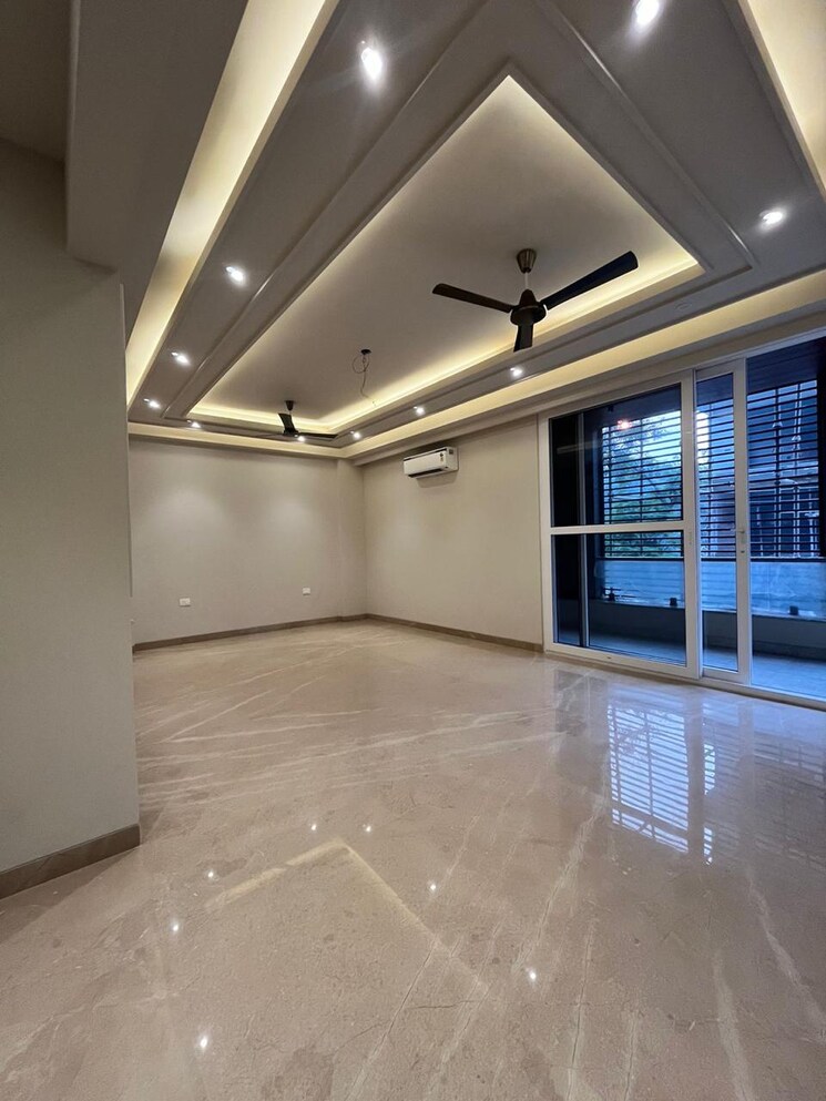 Room, mvl-ipark 3 Bedroom 2200 Sq.Ft. Builder Floor In Sector 15 Gurgaon 8916118