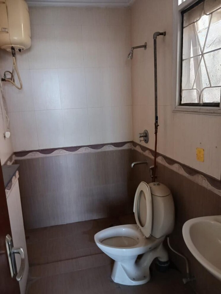 Bathroom, parsvnath-green-ville 3 Bedroom 1665 Sq.Ft. Apartment In Sector 48 Gurgaon 8916132