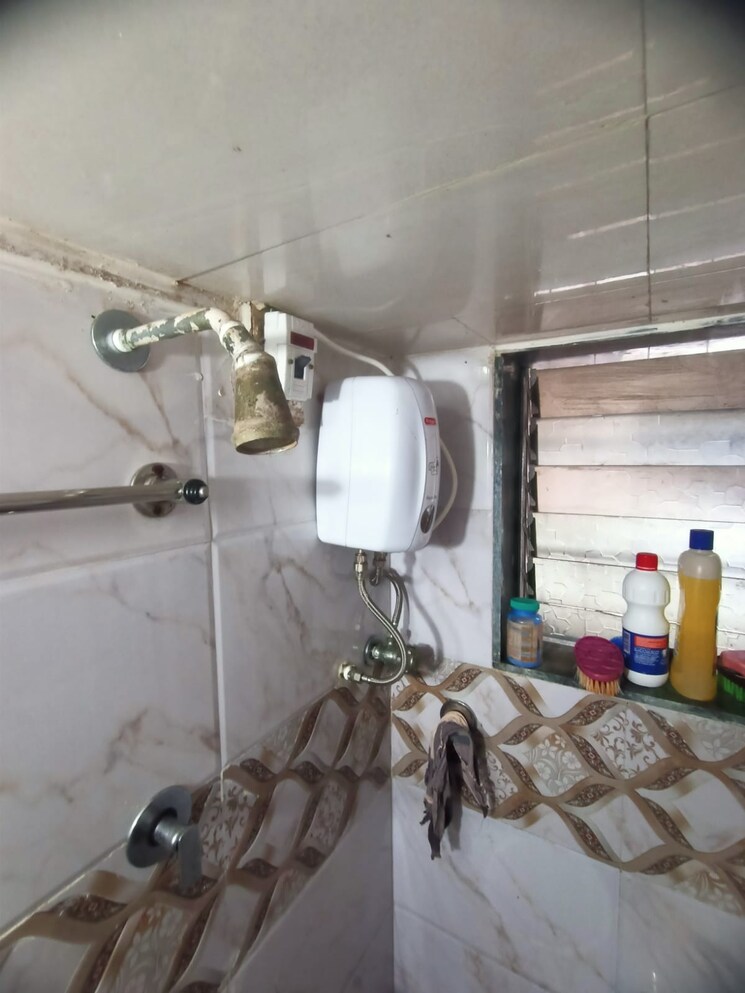 Bathroom, maheswari-apartment 1 Bedroom 450 Sq.Ft. Apartment In Vile Parle East Mumbai 8916184