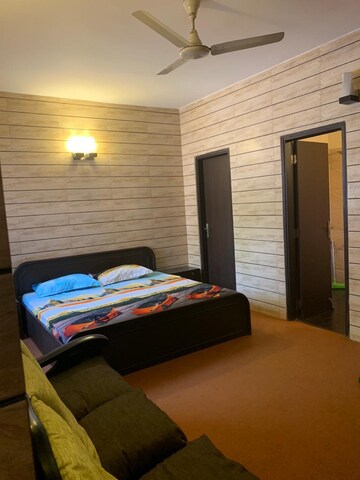 Bedroom in 3 BHK Builder Floor at South City 1 – for Rent
