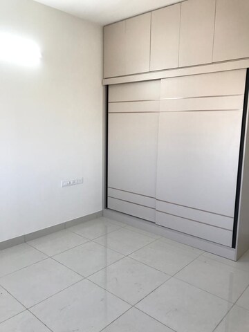 Room in 3.5 BHK Apartment at Prestige North Point, Kammanahalli – for Sale