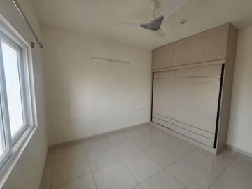 Room in 3.5 BHK Apartment at Prestige North Point, Kammanahalli – for Sale