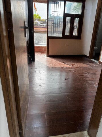 Room in 3 BHK Builder Floor at Mahavir Enclave 1 – for Rent