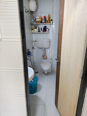 Bathroom in 1 BHK Apartment at Ashok Nagar Complex Ashok Nagar, Ashok Nagar – for Sale
