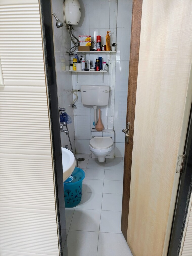 Bathroom, ashok-nagar-complex-ashok-nagar 1 Bedroom 456 Sq.Ft. Apartment In Ashok Nagar Thane 8916227