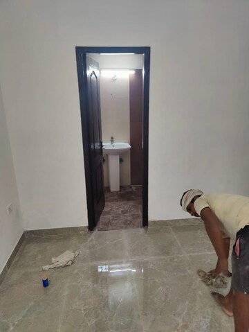 Room in 3 BHK Apartment at Aims Golf Avenue II, Sector 75 – for Rent