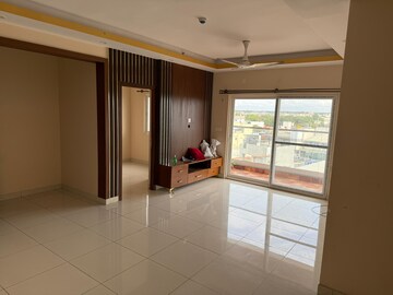 Room in 2.5 BHK Apartment at Prestige North Point, Kammanahalli – for Rent