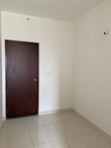 Room in 3 BHK Apartment at Purva Palm Beach, Hennur Road – for Sale