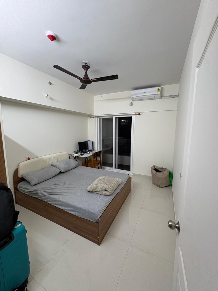 Master Bedroom, goel-ganga-geet-ganga 3 Bedroom 1200 Sq.Ft. Apartment In Aundh Pune 8916269