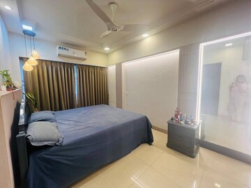 Bedroom in 2 BHK Apartment at K Raheja Interface Heights, Malad West – for Rent