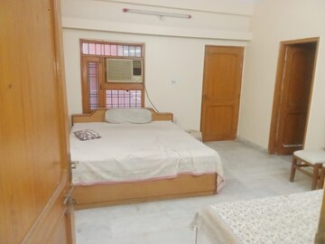 Bedroom in 4 BHK Apartment at Adarsh Nagar – for Rent
