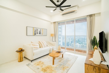 Bedroom in 2 BHK Apartment at K Raheja Interface Heights, Malad West – for Rent