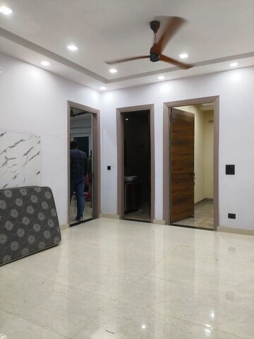 Living Room in 2.5 BHK Builder Floor at Palam Vihar – for Rent