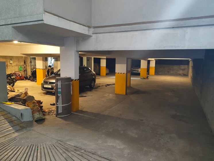  Parking, mahalakshmi layout 2 Bedroom 1200 Sq.Ft. Villa In Mahalakshmi Layout Bangalore 8916336