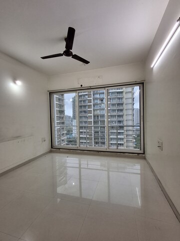Room in 2 BHK Apartment at Lokhandwala Spring Grove, Kandivali East – for Rent