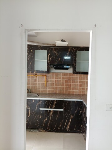 Furnished Amenities in 3 BHK Apartment at Mahagun Mywoods, Sector 16c Greater Noida – for Rent