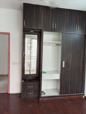Room in 3 BHK Apartment at Mahagun Mywoods, Sector 16c Greater Noida – for Rent