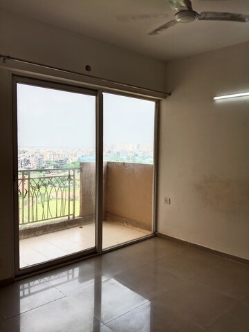 Room in 3 BHK Apartment at Mahagun Mywoods, Sector 16c Greater Noida – for Rent