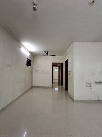 Room in 2 BHK Apartment at Lokhandwala Spring Grove, Kandivali East – for Rent