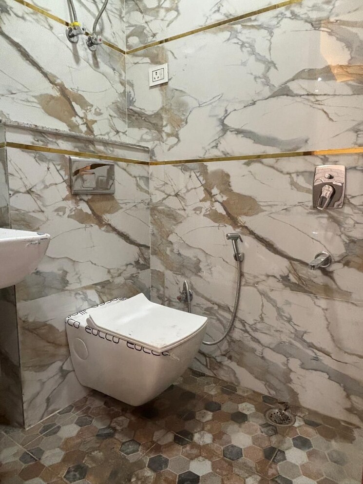 Bathroom, saket 1 RK 400 Sq.Ft. Builder Floor In Saket Delhi 8916345