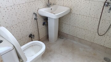 Bathroom in 2 BHK Builder Floor at Vaishali Sector 4 – for Rent