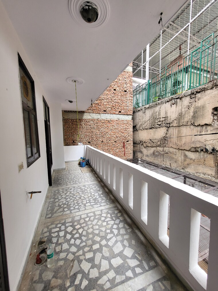 Balcony, srishti-greenfield-homes 3 Bedroom 290 Sq.Yd. Builder Floor In Green Fields Colony Faridabad 8916366