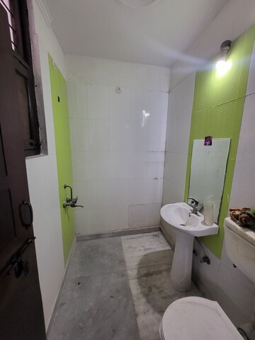 Master Bedroom in 3 BHK Builder Floor at Srishti Greenfield Homes, Green Fields Colony – for Sale