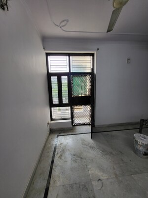 Room in 3 BHK Builder Floor at Srishti Greenfield Homes, Green Fields Colony – for Sale