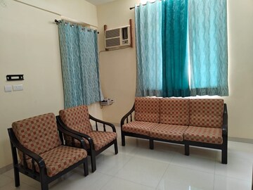 Living Room in 2 BHK Builder Floor at Unitech South City II, Sector 50 – for Rent